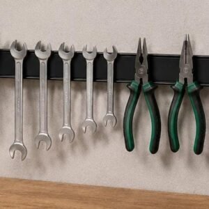Banda magnetica Parkside pentru atelier – Set cu suruburi de montaj
